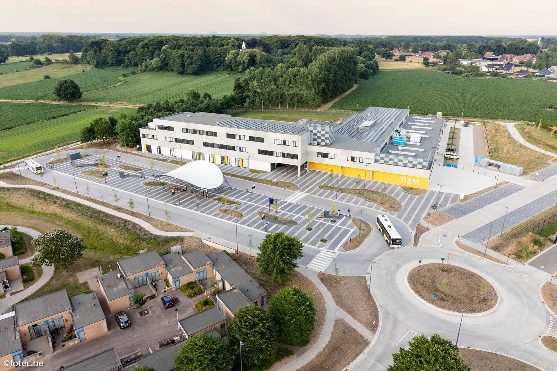 TISM Bree Luchtfotografie Dronefotografie rondpunt